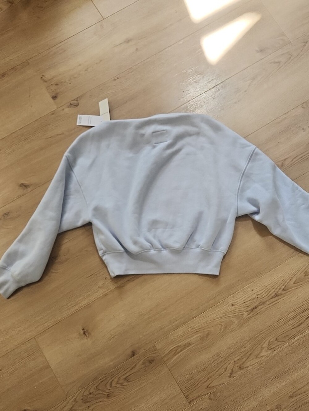 NWT Abercrombie & Fitch Pale Blue Cropped Sweatshirt - Picture 5 of 5